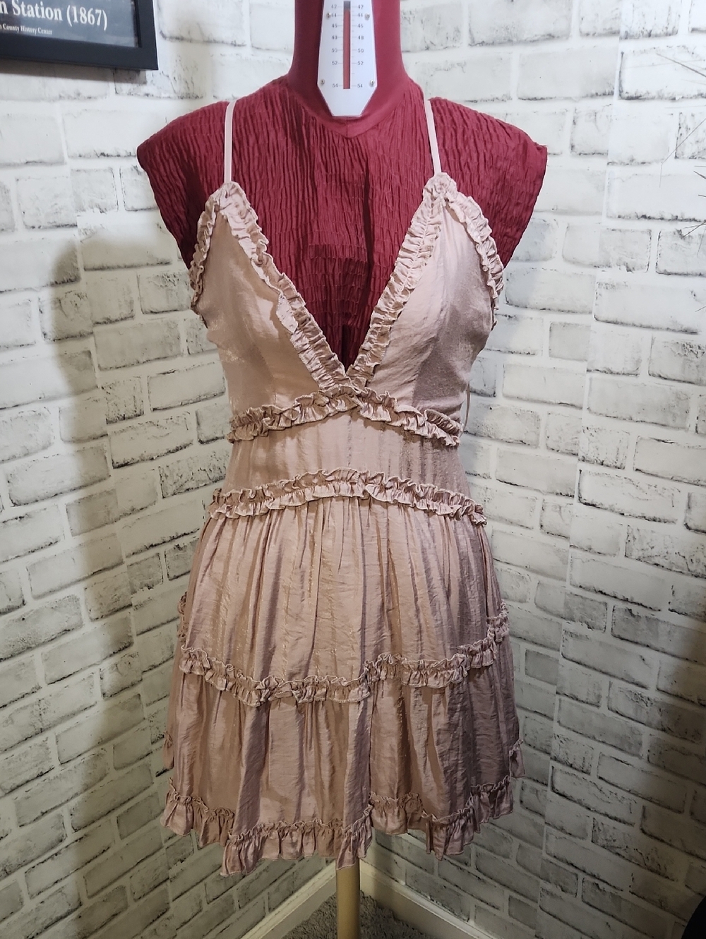 Polly SZ 6 Ruffled Mini Dress